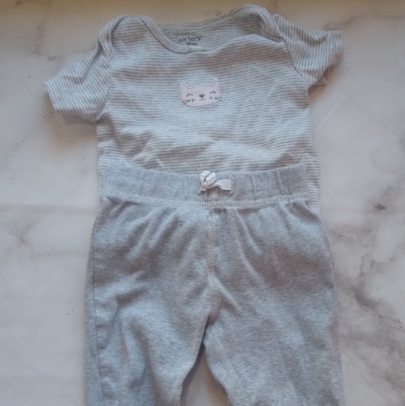 Carter's 18 mo 3 Outfit Bundle - Picture 3 of 7